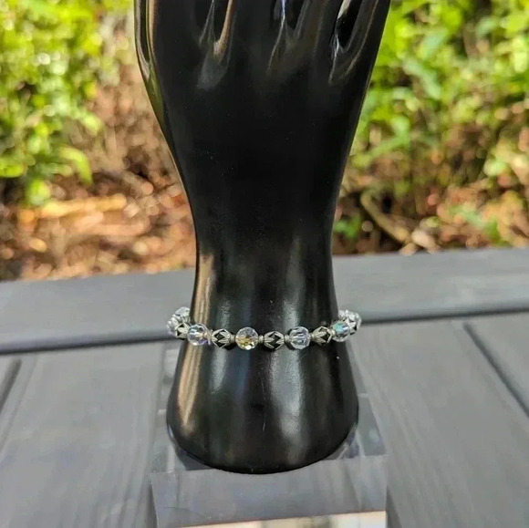 Handmade May Birthstone Stretch Fashion Women's Bracelet (New) - Picture 4 of 9